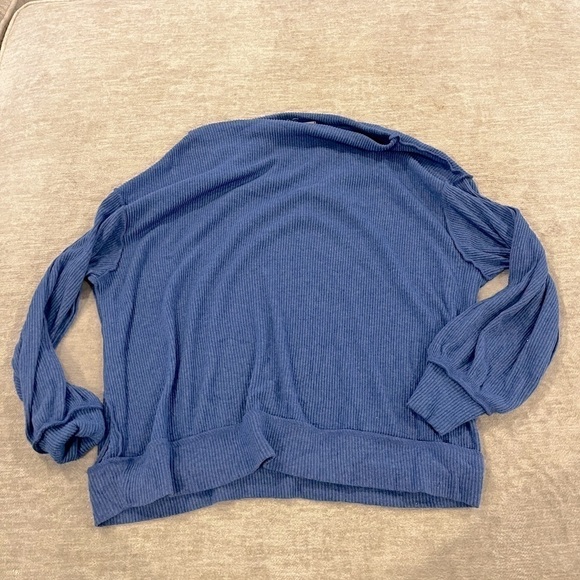 We the Free blue loose fit top - Picture 3 of 3
